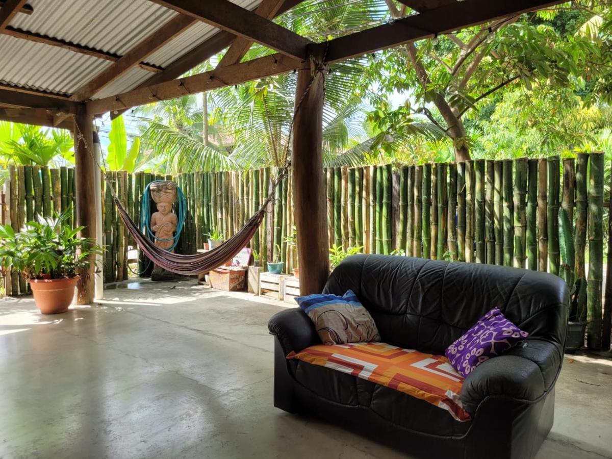 Auberge de jeunesse Roots Family à Puerto Viejo de Talamanca Extérieur photo