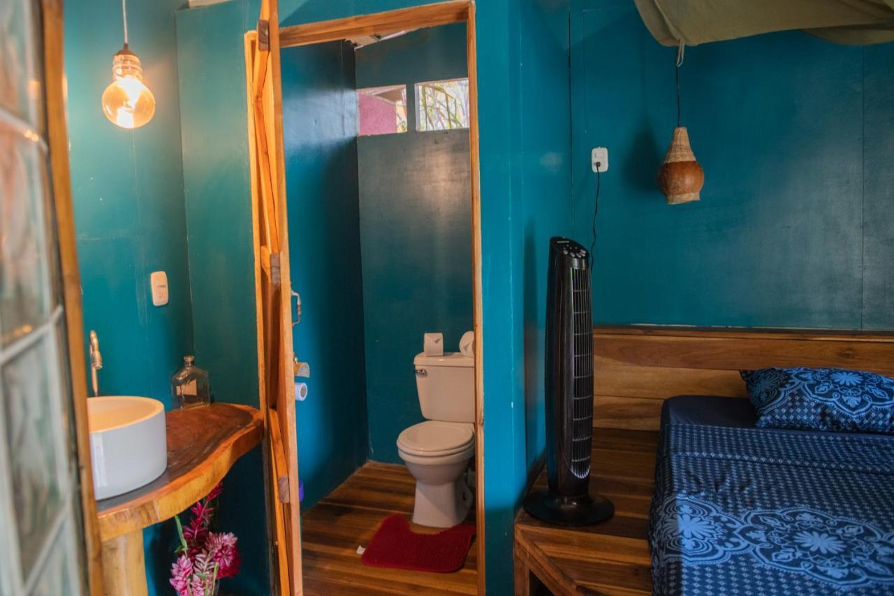 Auberge de jeunesse Roots Family à Puerto Viejo de Talamanca Extérieur photo